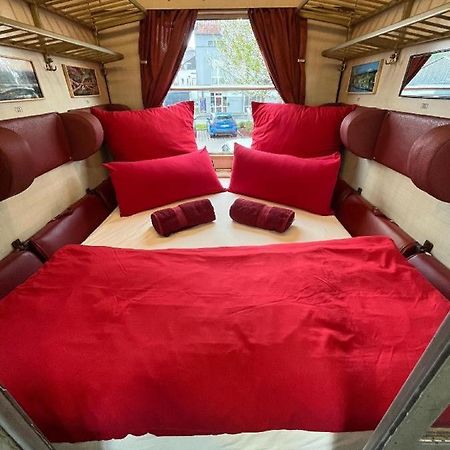 Uebernachten Im Nostalgischen Bahnwaggon โบเจิน ภายนอก รูปภาพ