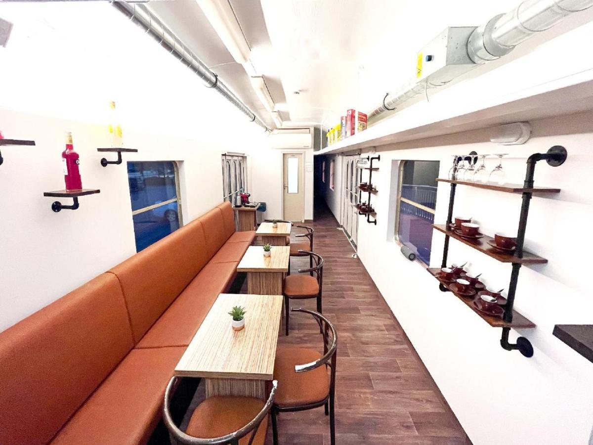 Uebernachten Im Nostalgischen Bahnwaggon โบเจิน ภายนอก รูปภาพ